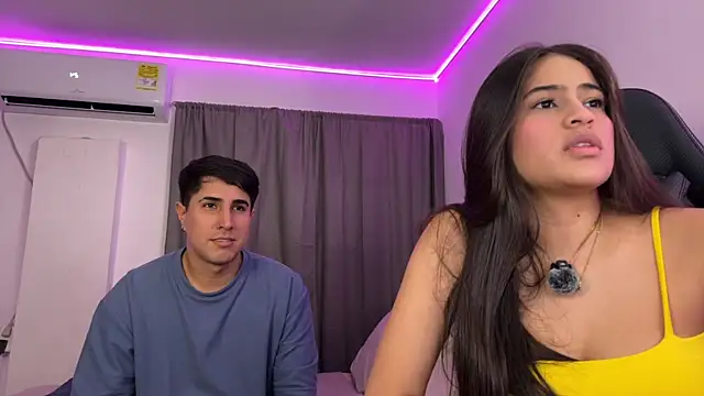 Snapshot of dereckbrownn chatting on October 8, 2025, 3:59 am dereckbrownn online show from October 8, 2025, 3:59 am