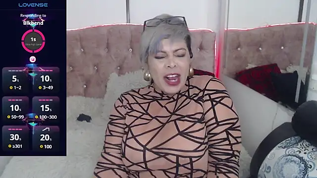 Grecia Horny online show from January 22, 2025, 8:28 pm