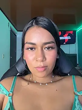 ALANAH KITTY online show from April 16, 2026, 9:39 pm