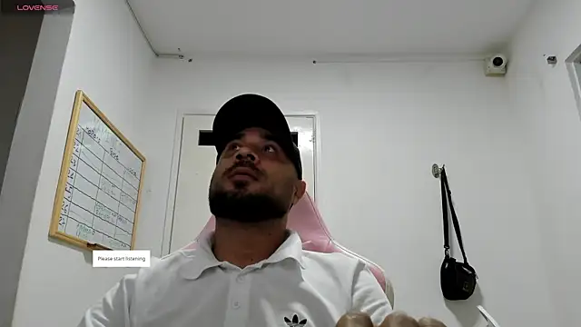 Snapshot of AlexxCas chatting on June 3, 2026, 11:54 pm AlexxCas online show from June 3, 2026, 11:54 pm