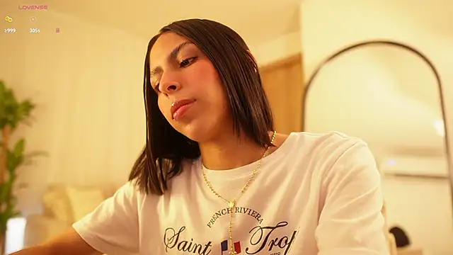 Snapshot of veronica_mendez1 chatting on January 7, 2025, 11:48 am veronica mendez1 online show from January 7, 2025, 11:48 am