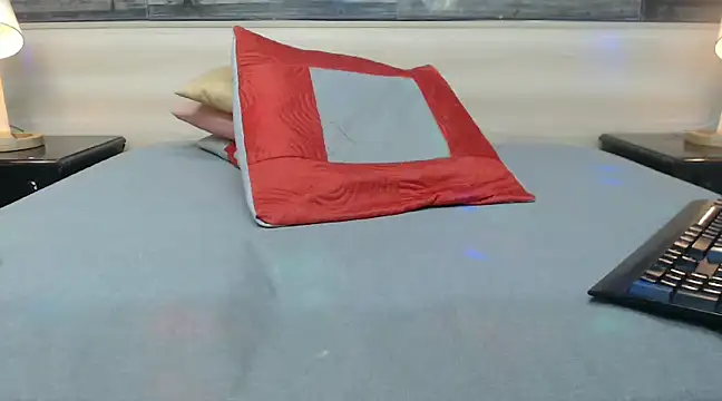 nahomibecker online show from January 18, 2025, 12:04 pm