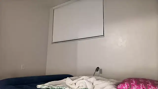 Snapshot of miamiworld chatting on February 25, 2026, 7:51 am miamiworld online show from February 25, 2026, 7:51 am