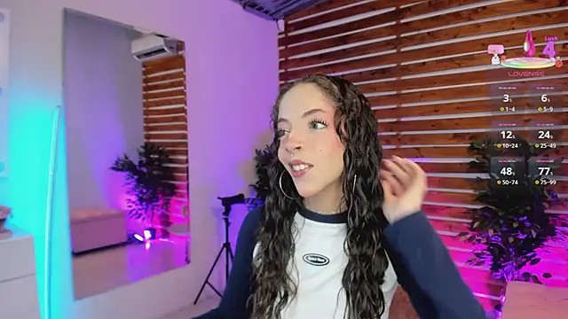 Snapshot of Sapphire_Venuss chatting on February 5, 2026, 12:26 am Sapphire Venuss online show from February 5, 2026, 12:26 am