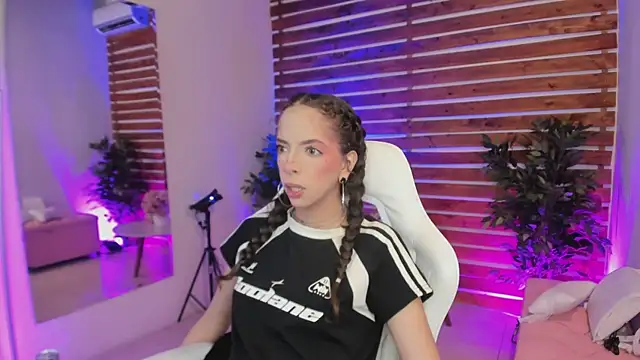 Snapshot of Sapphire_Venuss chatting on February 24, 2026, 12:52 am Sapphire Venuss online show from February 24, 2026, 12:52 am