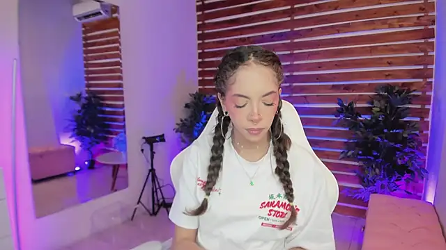 Snapshot of Sapphire_Venuss chatting on March 2, 2026, 12:13 am Sapphire Venuss online show from March 2, 2026, 12:13 am