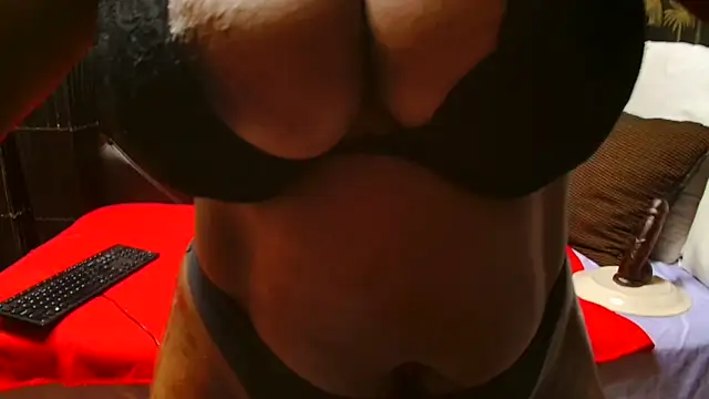 Snapshot of SweetHotLipsX39 chatting on March 3, 2025, 5:50 pm SweetHotLipsX39 online show from March 3, 2025, 5:50 pm