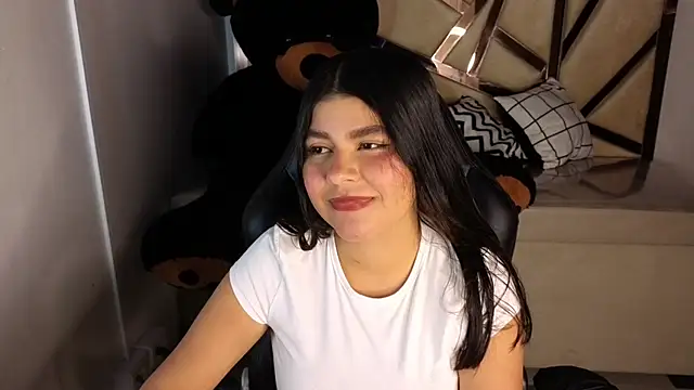 Snapshot of emmalee_01a chatting on February 6, 2025, 10:59 am emmalee 01a online show from February 6, 2025, 10:59 am