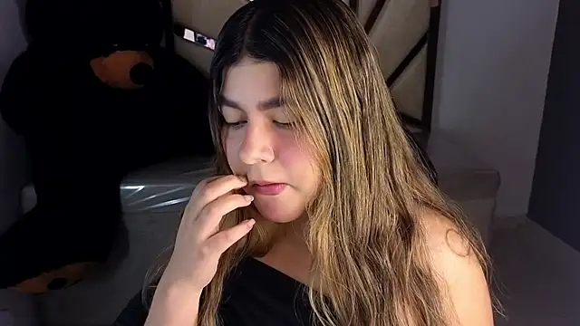 Snapshot of emmalee_01a chatting on March 8, 2025, 10:54 am emmalee 01a online show from March 8, 2025, 10:54 am