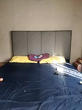 ThickPearlx23 online show from April 16, 2026, 7:09 am