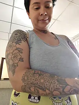 Snapshot of KatInk chatting on October 4, 2025, 1:09 pm KatInk online show from October 4, 2025, 1:09 pm