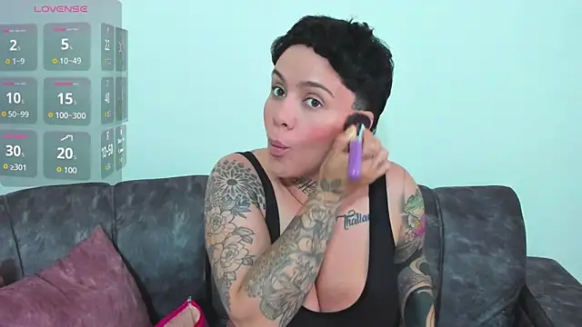 Snapshot of KatInk chatting on October 25, 2025, 8:47 pm KatInk online show from October 25, 2025, 8:47 pm