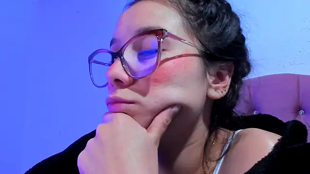 Snapshot of teffy_lee chatting on December 3, 2024, 12:46 am teffy lee online show from December 3, 2024, 12:46 am