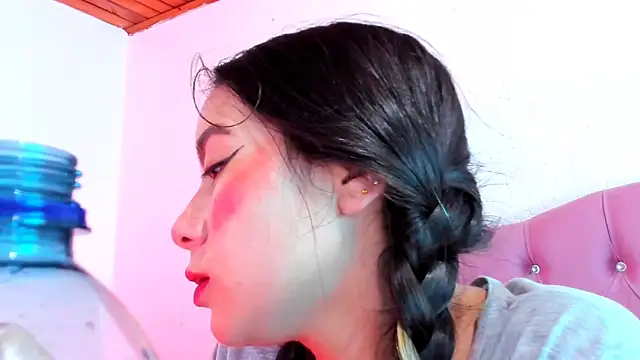 Snapshot of teffy_lee chatting on December 20, 2024, 8:01 pm teffy lee online show from December 20, 2024, 8:01 pm