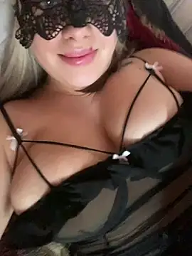 Snapshot of 69Laura696 chatting on February 23, 2025, 12:37 pm 69Laura696 online show from February 23, 2025, 12:37 pm