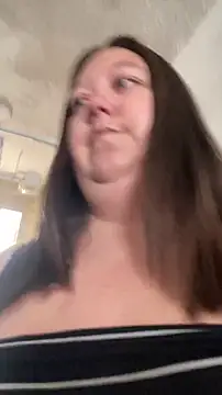 Chloee ep online show from March 25, 2026, 2:45 pm