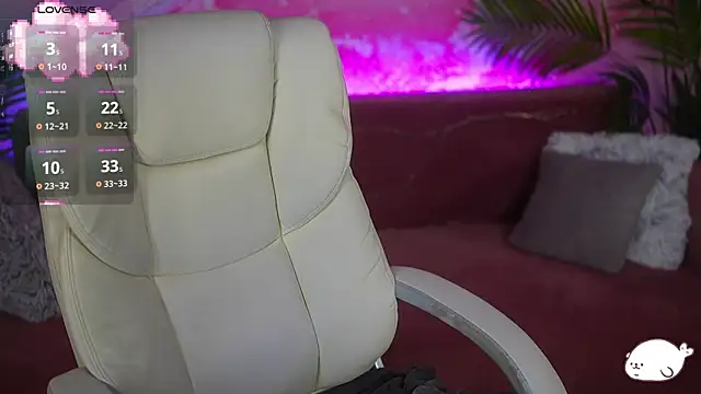 HaylaAmber online show from June 7, 2026, 1:15 pm
