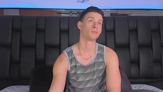 JadeSmiith  online show from February 13, 2025, 10:00 pm