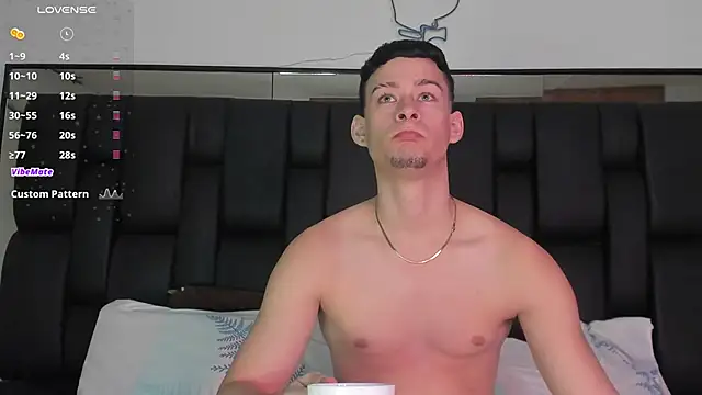 JadeSmiith  online show from February 25, 2025, 10:07 pm