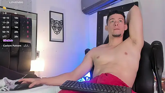 JadeSmiith  online show from March 22, 2025, 10:15 pm