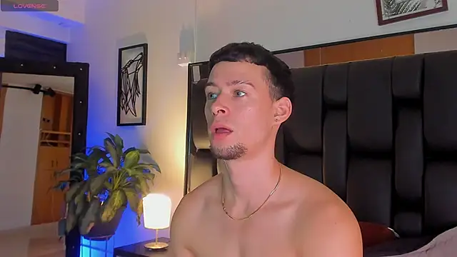 JadeSmiith  online show from September 20, 2025, 10:22 pm