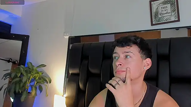 JadeSmiith  online show from January 13, 2026, 11:21 pm