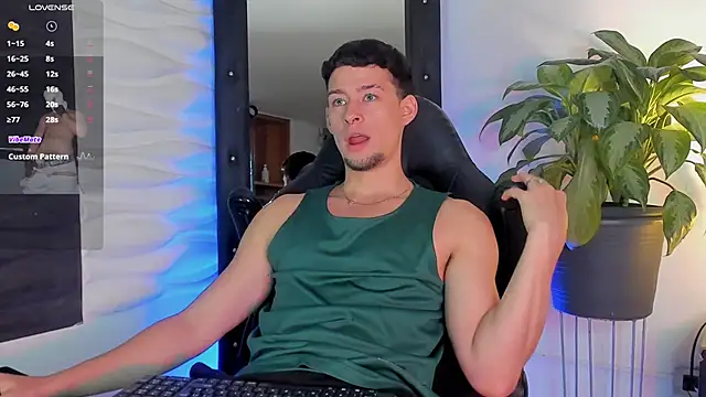 JadeSmiith  online show from January 14, 2026, 11:20 pm