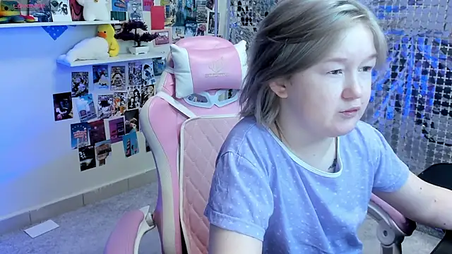 Sara Robinson online show from April 3, 2026, 3:04 am