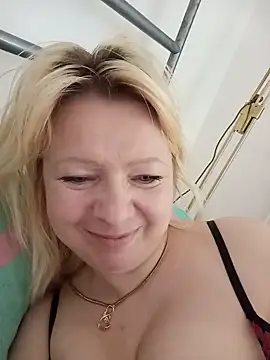 Snapshot of Lauri_scherri chatting on June 16, 2026, 1:47 pm Lauri scherri online show from June 16, 2026, 1:47 pm
