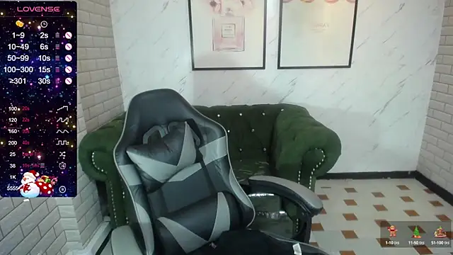 Snapshot of _Charlotte_v chatting on December 19, 2024, 2:35 pm Charlotte v online show from December 19, 2024, 2:35 pm