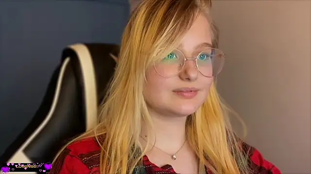 Snapshot of JacyWinslat chatting on February 21, 2025, 9:32 pm JacyWinslat online show from February 21, 2025, 9:32 pm