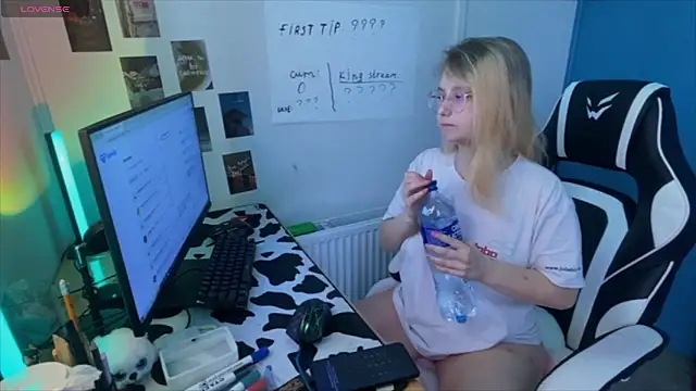 Snapshot of JacyWinslat chatting on February 25, 2025, 12:13 pm JacyWinslat online show from February 25, 2025, 12:13 pm