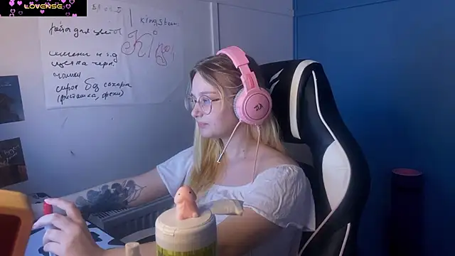 Snapshot of JacyWinslat chatting on March 6, 2025, 1:57 pm JacyWinslat online show from March 6, 2025, 1:57 pm