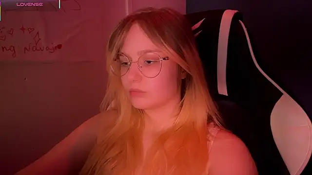 Snapshot of JacyWinslat chatting on March 11, 2025, 8:09 pm JacyWinslat online show from March 11, 2025, 8:09 pm