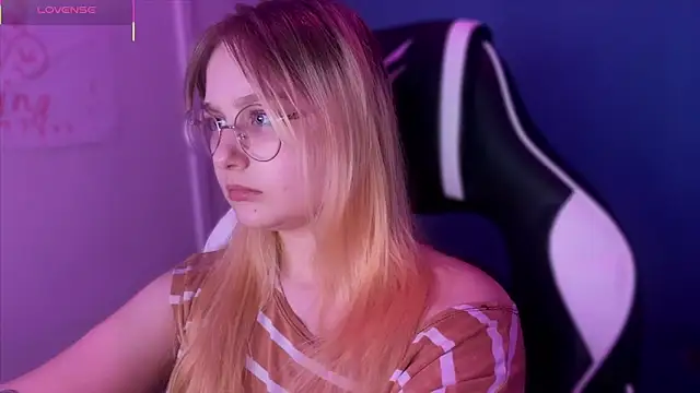 Snapshot of JacyWinslat chatting on March 13, 2025, 9:48 pm JacyWinslat online show from March 13, 2025, 9:48 pm