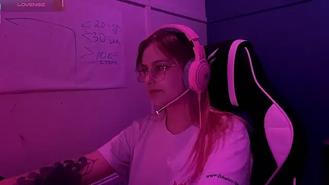 Snapshot of JacyWinslat chatting on March 21, 2025, 6:18 pm JacyWinslat online show from March 21, 2025, 6:18 pm