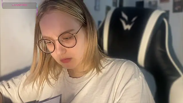 Snapshot of JacyWinslat chatting on September 16, 2025, 12:17 pm JacyWinslat online show from September 16, 2025, 12:17 pm