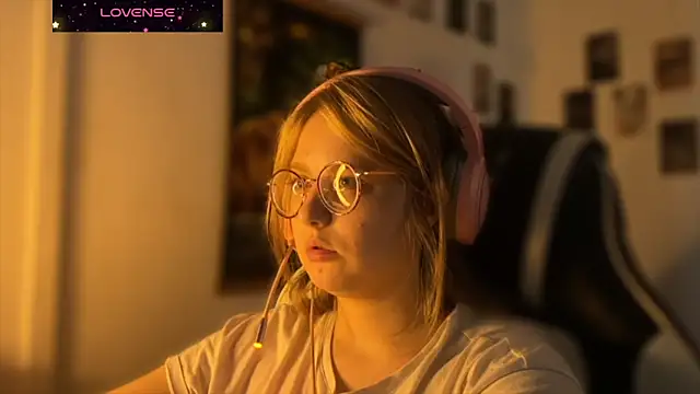 Snapshot of JacyWinslat chatting on September 29, 2025, 2:55 pm JacyWinslat online show from September 29, 2025, 2:55 pm