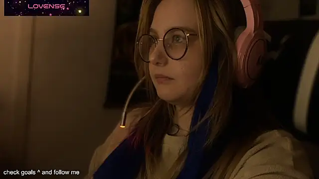 Snapshot of JacyWinslat chatting on October 28, 2025, 3:25 pm JacyWinslat online show from October 28, 2025, 3:25 pm