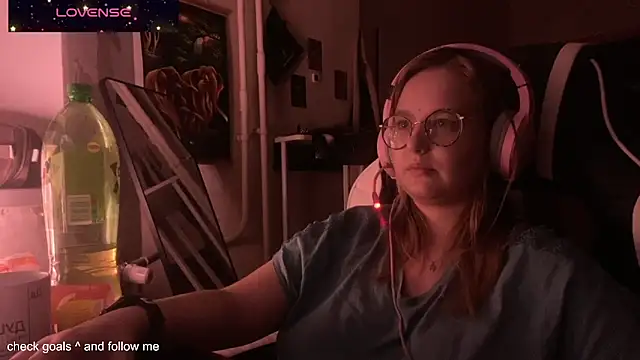 Snapshot of JacyWinslat chatting on November 15, 2025, 3:52 pm JacyWinslat online show from November 15, 2025, 3:52 pm