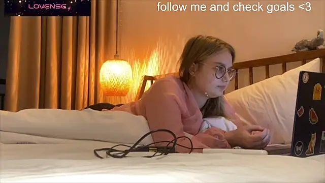 Snapshot of JacyWinslat chatting on December 14, 2025, 11:04 am JacyWinslat online show from December 14, 2025, 11:04 am