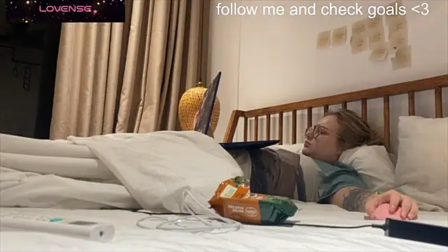 Snapshot of JacyWinslat chatting on December 20, 2025, 5:42 pm JacyWinslat online show from December 20, 2025, 5:42 pm