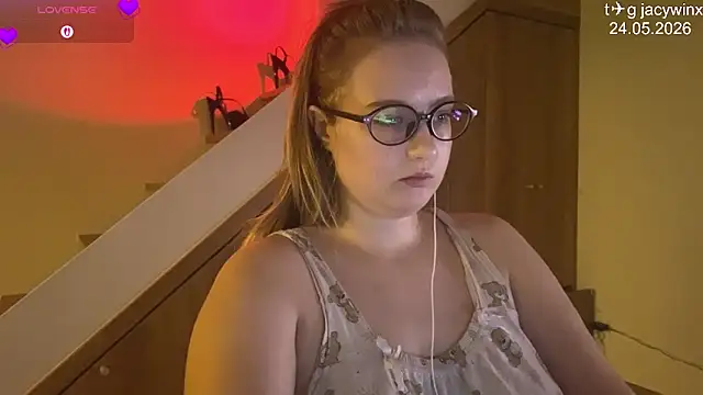 JacyWinslat online show from May 24, 2026, 1:16 pm