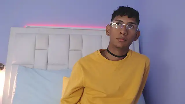 Nick Collins18 online show from December 16, 2025, 7:08 pm