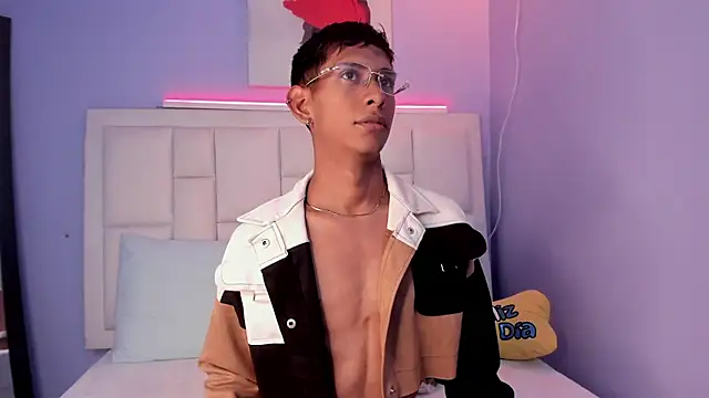 Nick Collins18 online show from February 14, 2026, 8:05 pm