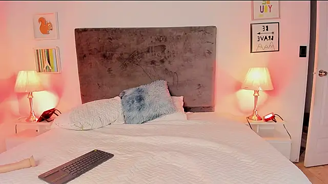 Snapshot of evelyn_evony chatting on December 26, 2024, 11:32 am evelyn evony online show from December 26, 2024, 11:32 am