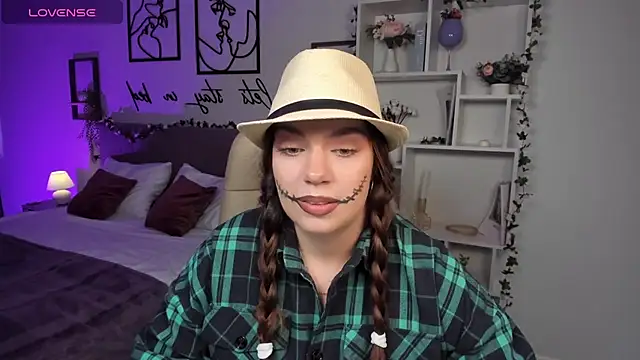 DaniellaLovely online show from October 22, 2025, 12:05 pm