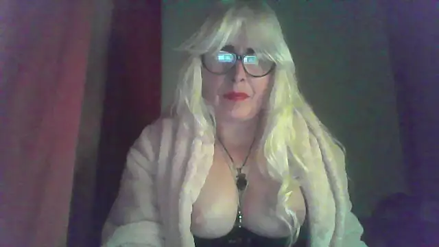 Snapshot of Rousmk1 chatting on October 4, 2025, 11:03 pm Rousmk1 online show from October 4, 2025, 11:03 pm