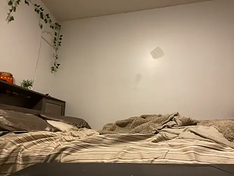 Kittyymaze1 online show from October 7, 2025, 12:13 pm