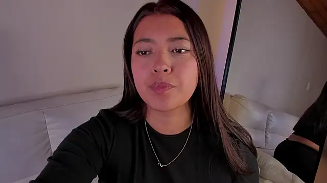 Rebeca Williams  online show from March 25, 2026, 12:44 pm